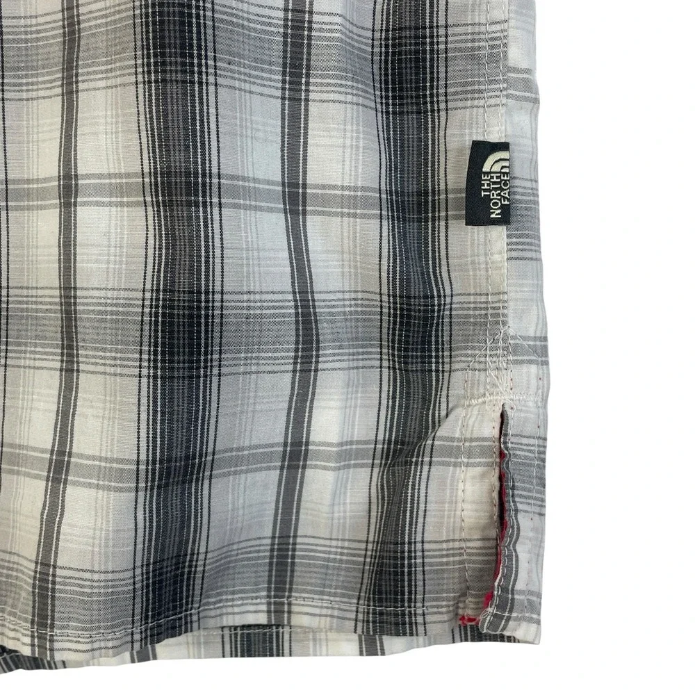 The North Face Men's Plaid Short Sleeve Button Down (LG)‎ Outdoor